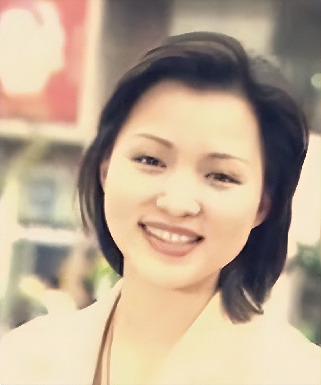 董卿个人资料，那个在光环之外闪耀的人，究竟是何等的人物？