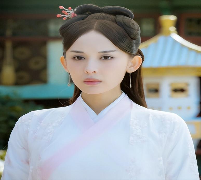 古力娜扎个人资料 经过5次恋情网曝后，她现在怎么样