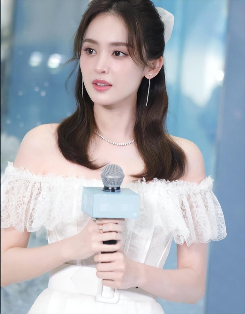 古力娜扎个人资料 经过5次恋情网曝后，她现在怎么样