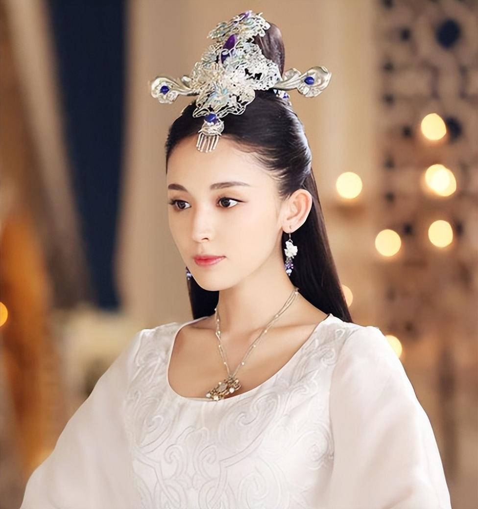 古力娜扎个人资料 经过5次恋情网曝后，她现在怎么样