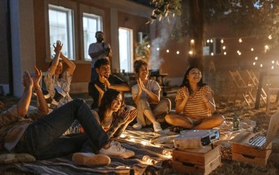 ​公园“躲猫猫”和 City drink 爆红：社交游戏的魔力