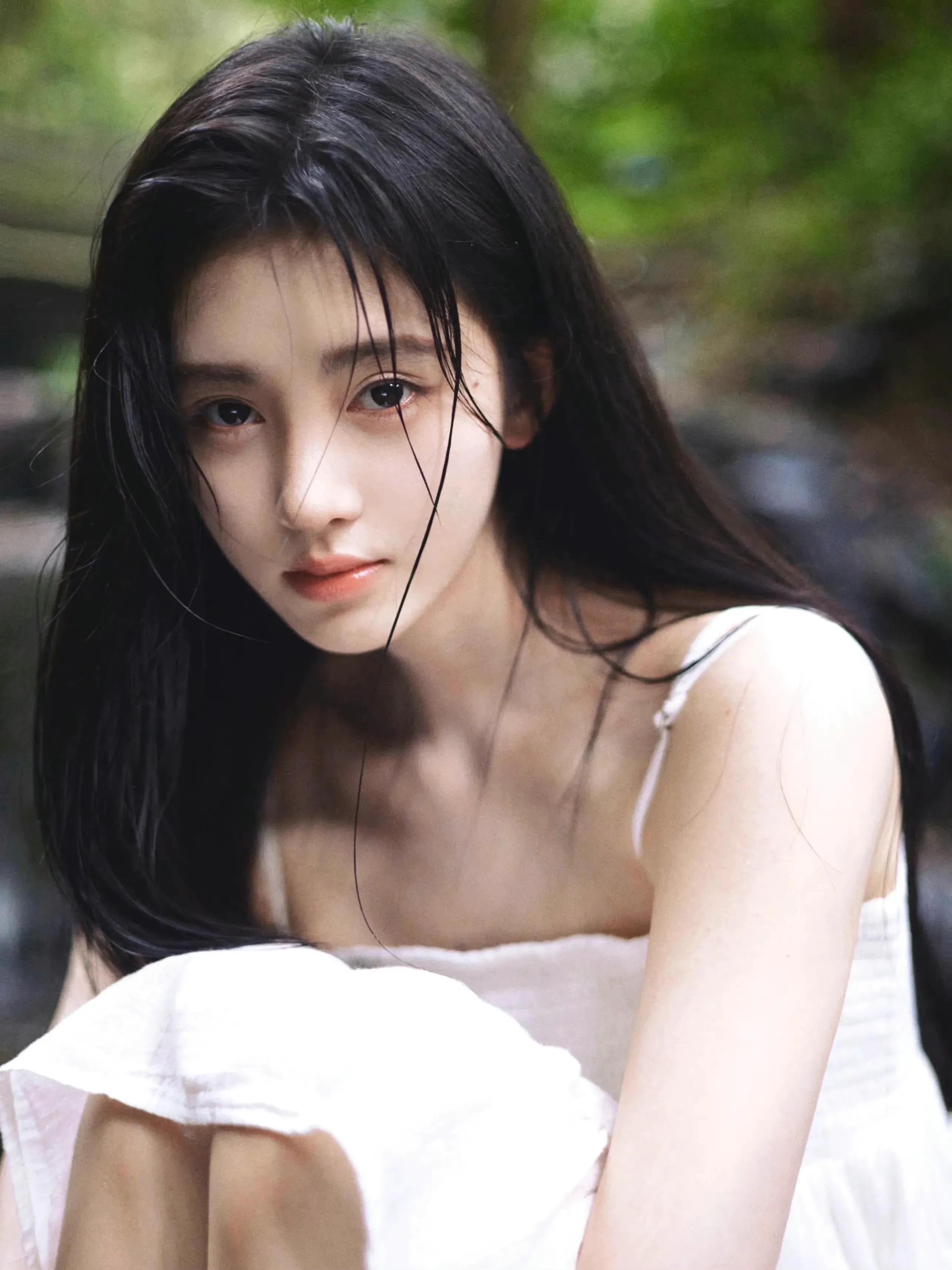鞠婧祎个人资料最新（“四千年美女”“凡尔赛公主”—— 鞠婧祎）
