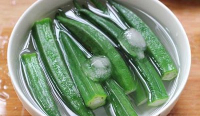 ​吃秋葵喝牛奶要注意什么，自己用榨汁机榨的蔬菜汁果汁什么时候喝好?晚上睡觉前