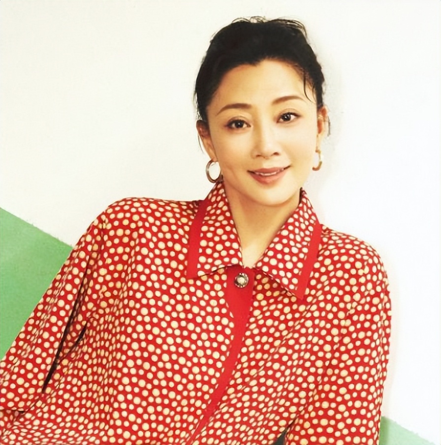 冻龄美女殷桃，她的意中人是谁？本可以靠颜值吃饭，却靠演技
