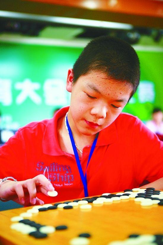 柯洁,职业围棋九段,至今已拿到七个世界冠军（柯洁简介及个人资料）