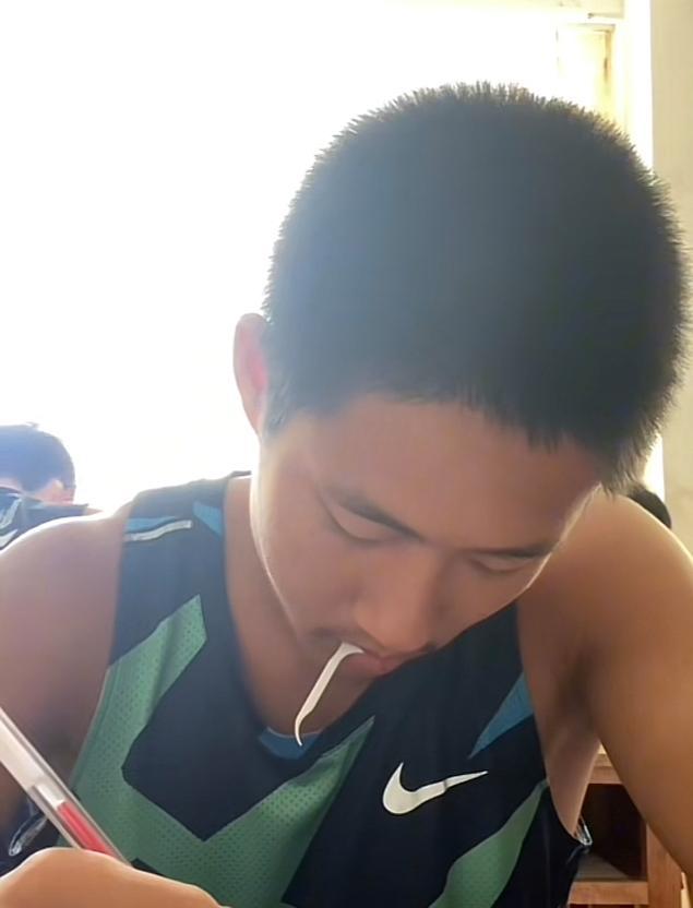 于文亮回应走红“暂不接广” 于文亮是怎么火的？