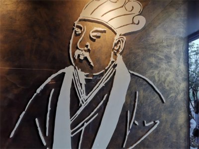 ​韩愈简介及生平事迹（韩愈的个人资料简介）