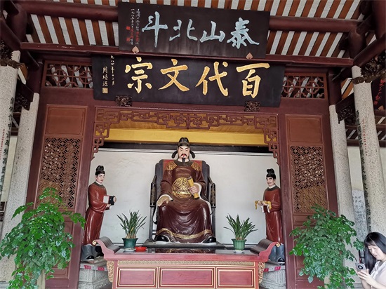 韩愈简介及生平事迹（韩愈的个人资料简介）