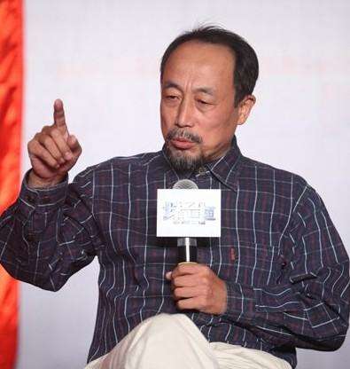 黄海波资料 ：38岁因一则桃色丑闻身败名裂，7年过去了，终于不“装”了