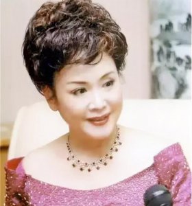 ​歌手李谷一简介（与金铁霖离婚难以割舍，再婚后愧对女儿，人生难十全）