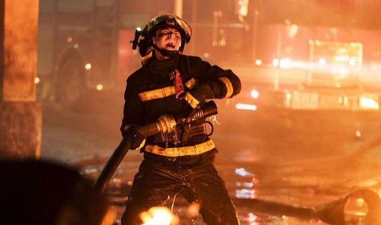 烈火英雄还原哪个事件 ：大连新港“7·16”石油管线爆炸