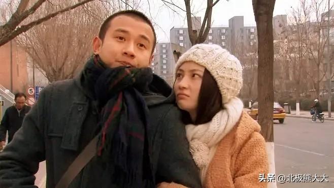 拒绝初恋养她的人间清醒马伊琍，放手成全管虎，离婚了依然洒脱