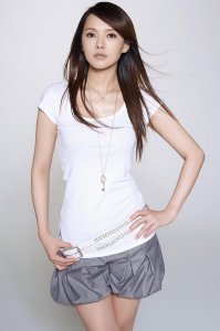 ​演员伊能静表示：48岁高龄为小丈夫生孩子，是这辈子最正确的决定