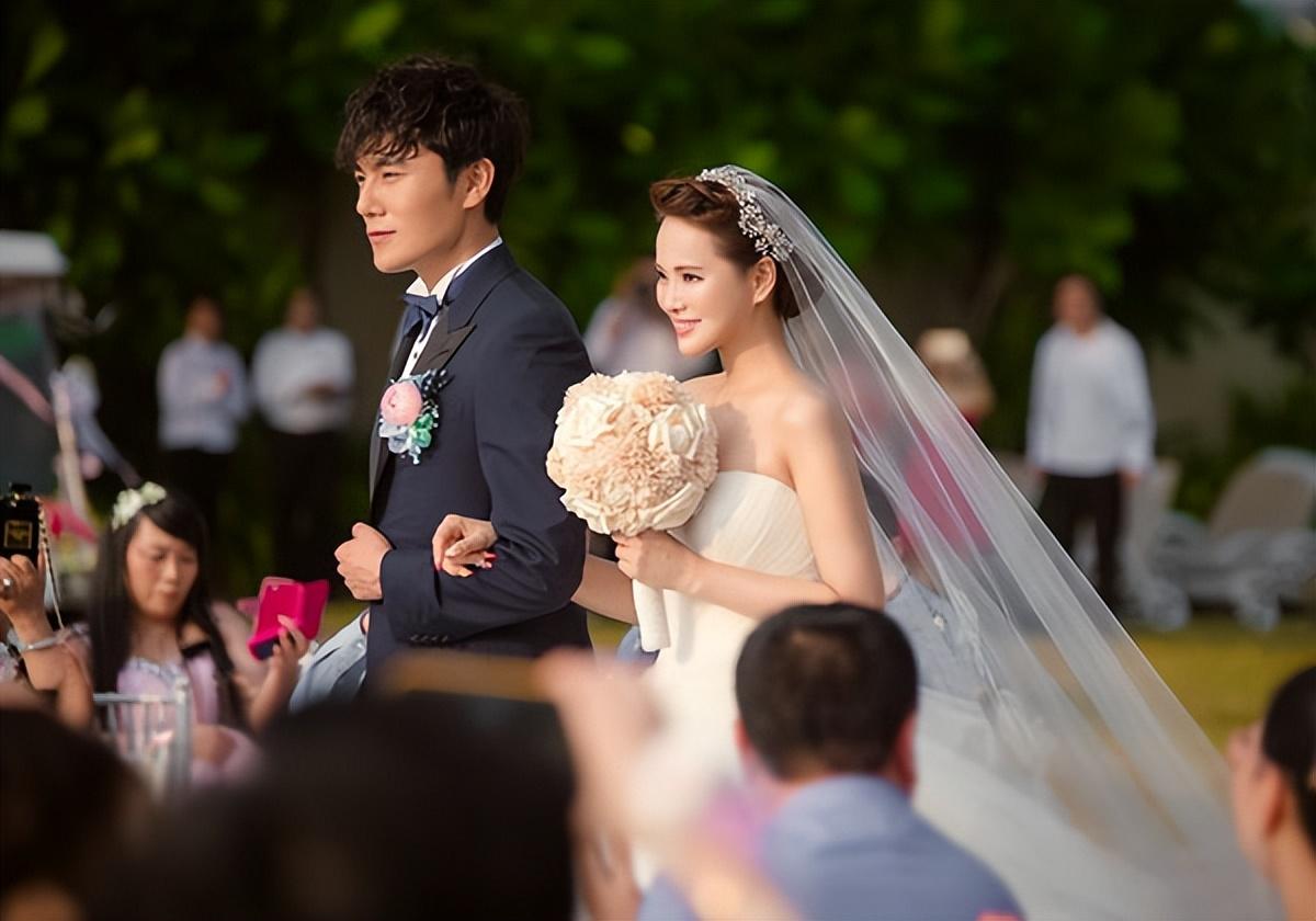 演员伊能静表示：48岁高龄为小丈夫生孩子，是这辈子最正确的决定