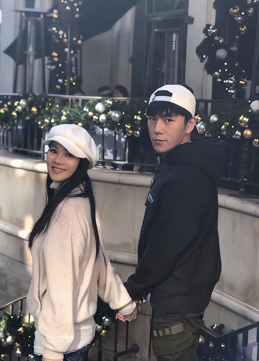 演员伊能静表示：48岁高龄为小丈夫生孩子，是这辈子最正确的决定