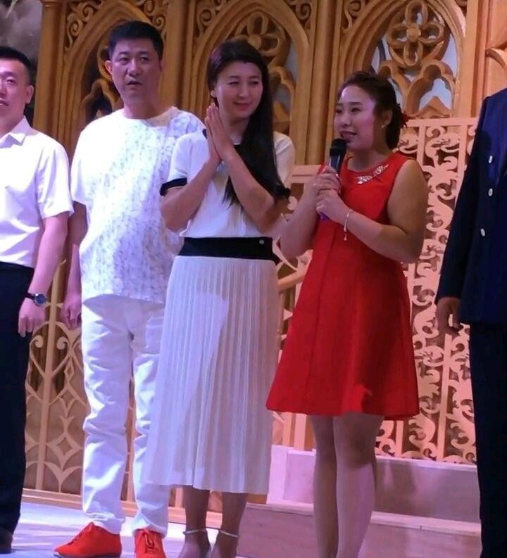 闫学晶老公马明冬资料（闫学晶离婚原因曝光）