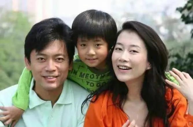 温峥嵘的老公很神秘，不是何政军，也不是曲京远