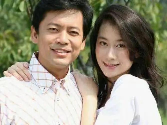 温峥嵘的老公很神秘，不是何政军，也不是曲京远