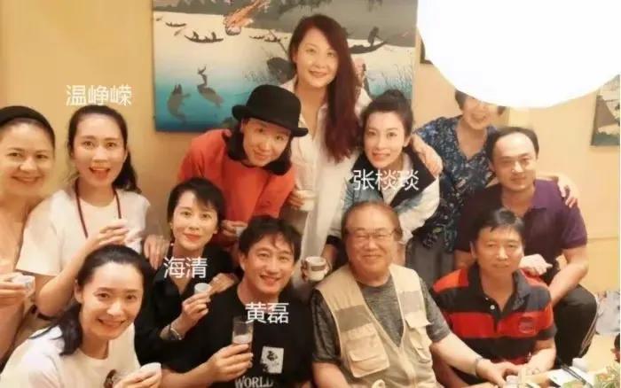 温峥嵘的老公很神秘，不是何政军，也不是曲京远