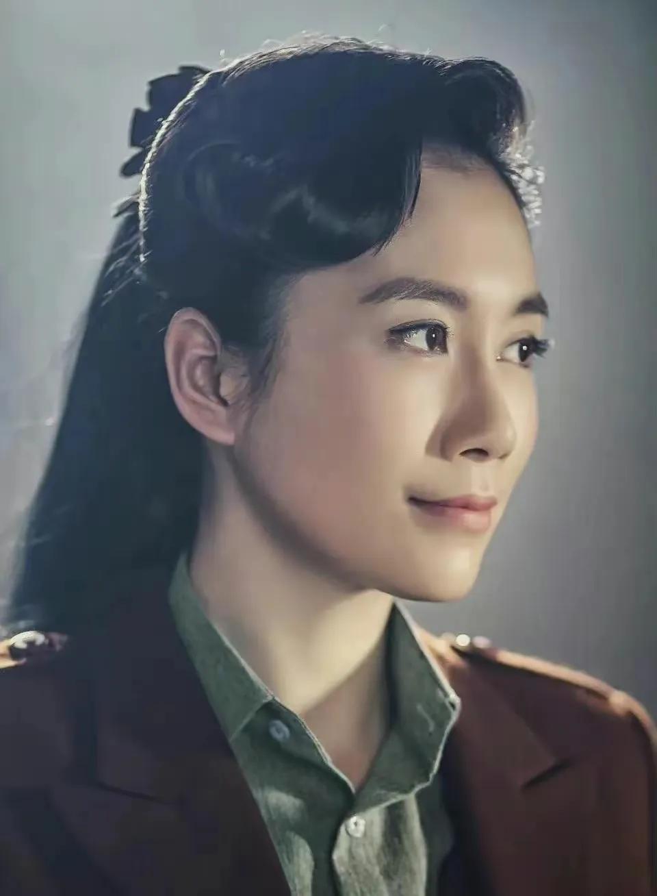 温峥嵘的老公很神秘，不是何政军，也不是曲京远