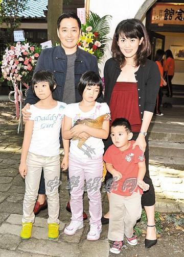 台湾李志希救场演鬼丈夫原因 李志奇和李志希双胞胎家庭背景近况