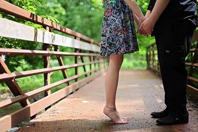 ​怎么和女孩子聊天拉近感情（怎么和女孩子聊天拉感情）