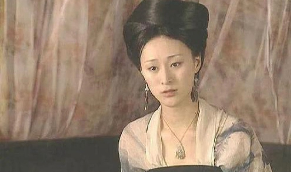 美女演员杨雨婷：裸婚房子斌，恩爱25年生一女，成为彼此的骄傲