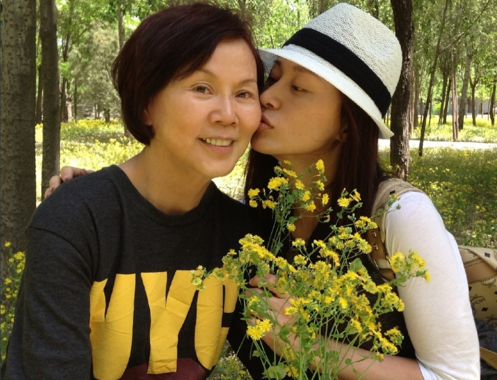 美女演员杨雨婷：裸婚房子斌，恩爱25年生一女，成为彼此的骄傲