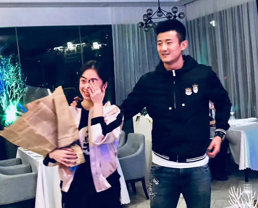记得国羽女神王适娴吗？嫁给谌龙后生下一个儿子