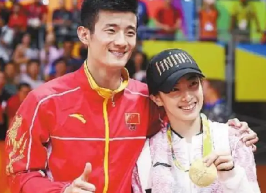 记得国羽女神王适娴吗？嫁给谌龙后生下一个儿子