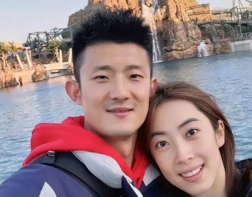 记得国羽女神王适娴吗？嫁给谌龙后生下一个儿子