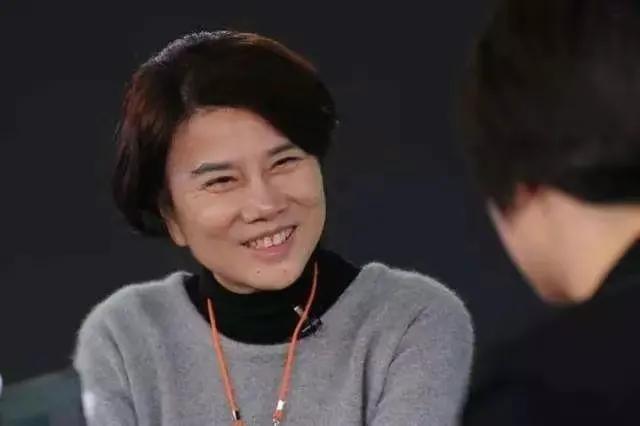 中年丧夫的董明珠，被亲哥踢出族谱，儿子40仍未婚！