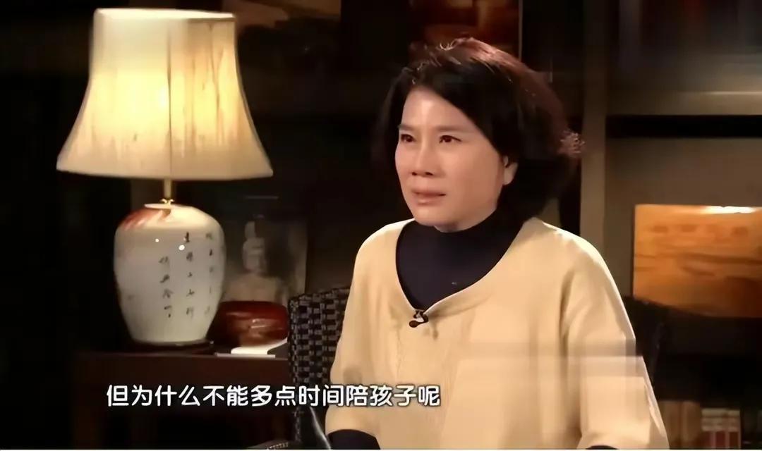 中年丧夫的董明珠，被亲哥踢出族谱，儿子40仍未婚！