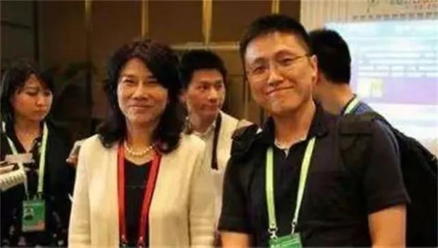 中年丧夫的董明珠，被亲哥踢出族谱，儿子40仍未婚！