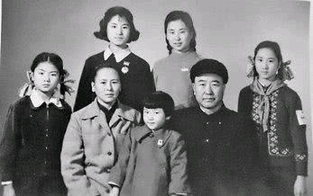 国共内战最后时刻，手握55万兵权的傅作义，却主动向我党投诚