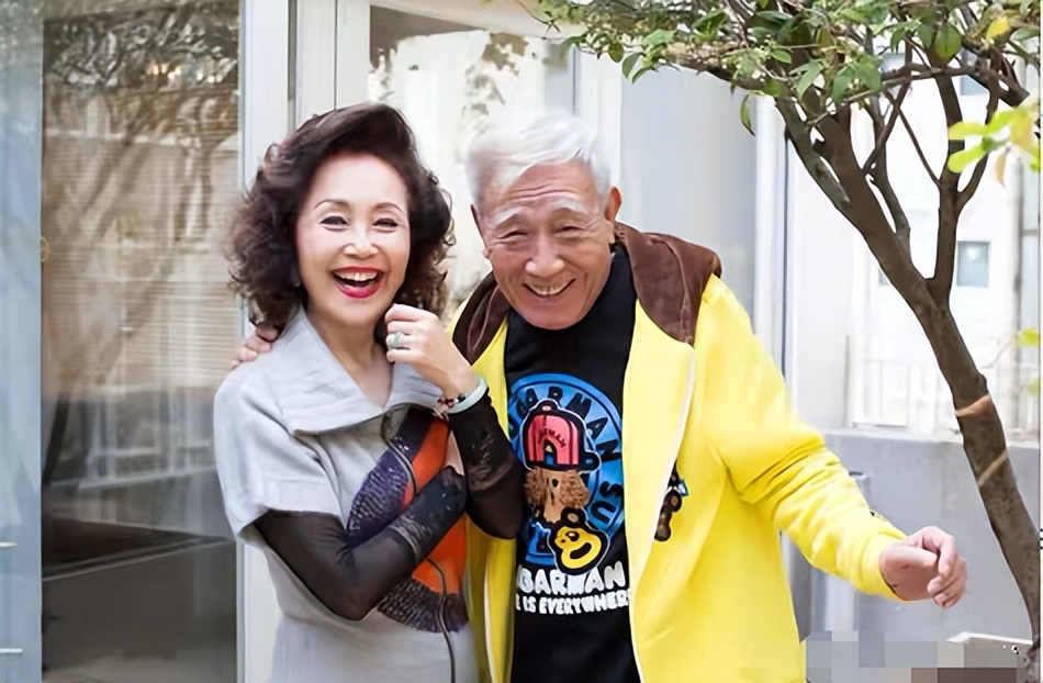 “急智歌王”张帝，三婚娶了女儿闺蜜，相差33岁的爱情却如胶似漆