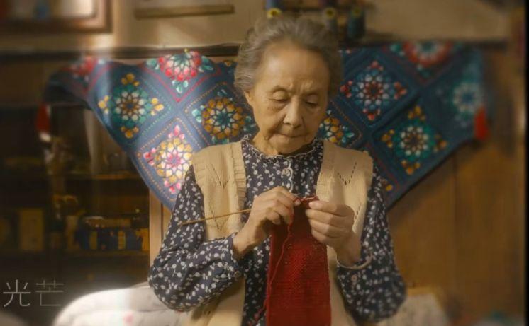 张小斐新作春节档高开低走，从绿叶熬成“影后”，却显现出瓶颈