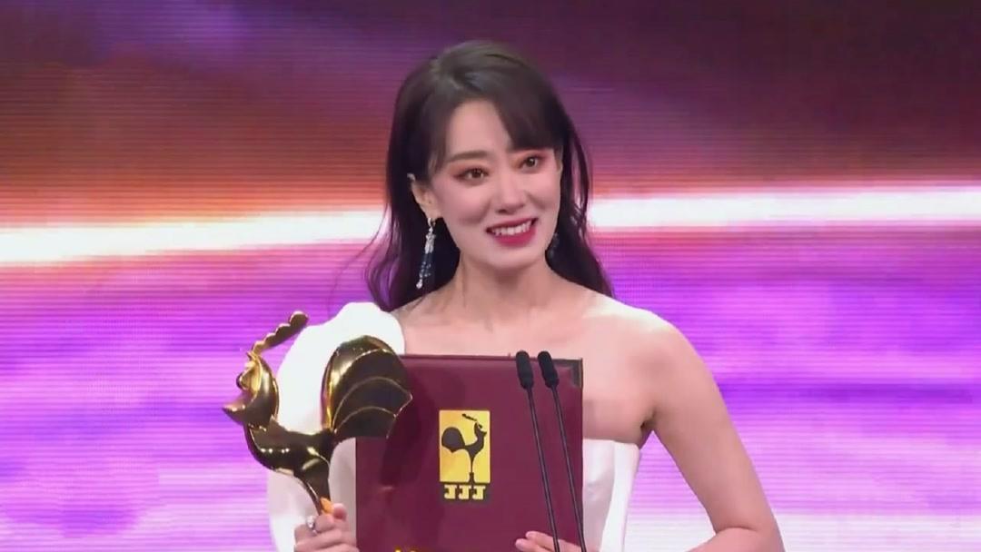 张小斐新作春节档高开低走，从绿叶熬成“影后”，却显现出瓶颈