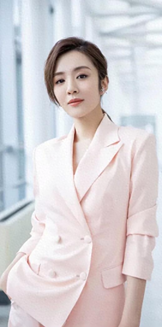 演员王晓晨 ，成为女神的腾飞之路