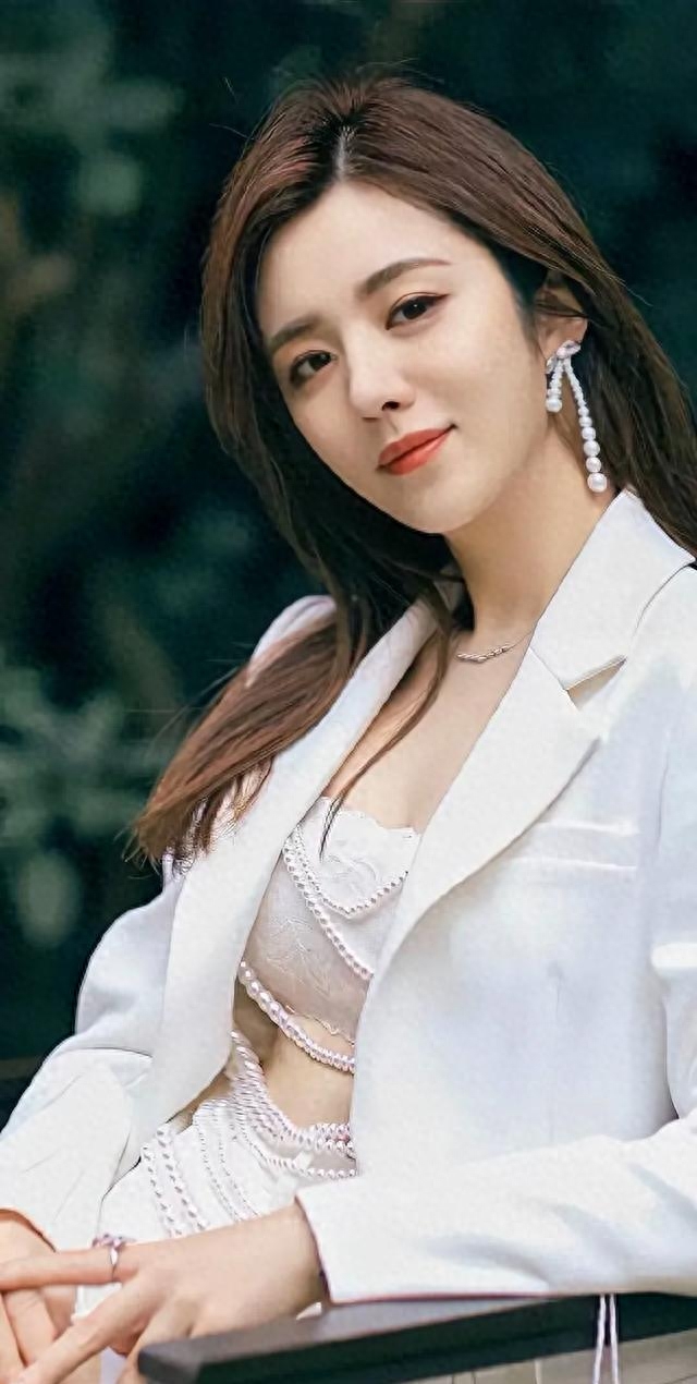 演员王晓晨 ，成为女神的腾飞之路