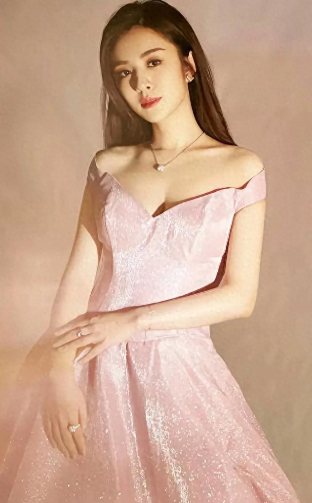演员王晓晨 ，成为女神的腾飞之路