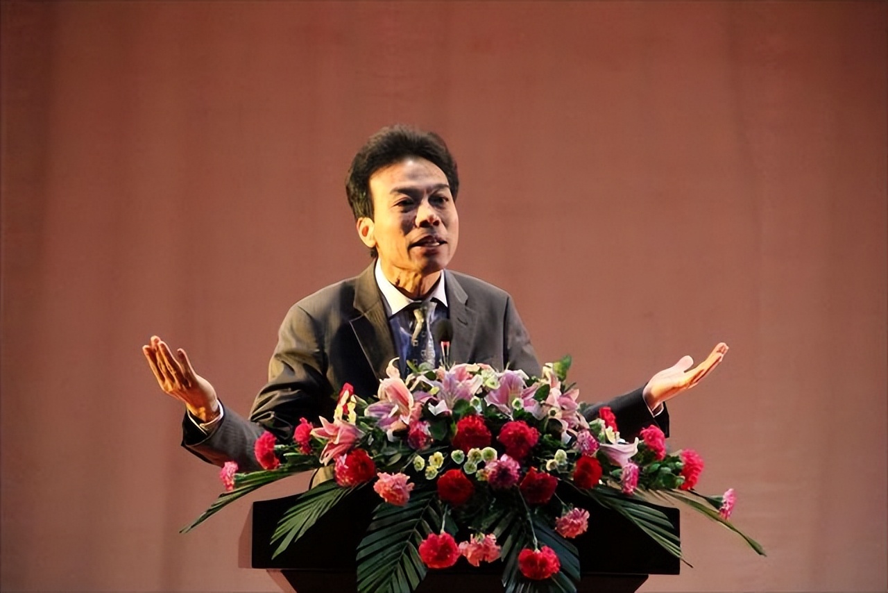 常州富豪唐骏：昔日“打工皇帝”，10亿加盟新华都，如今王者归来