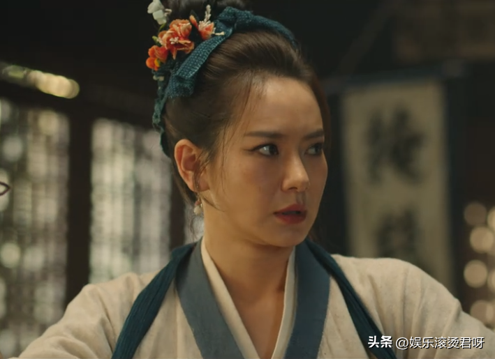 脱离滤镜演古装剧，38岁戚薇的清醒，让多少扮嫩女演员羞红了脸