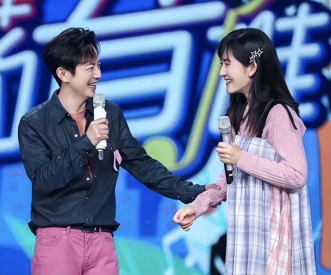 何炅谢娜友谊化为泡影？何炅生日，快乐家族无人公开祝福