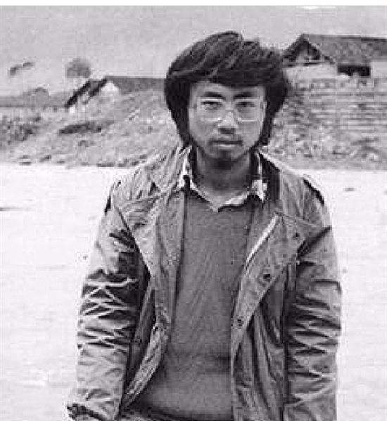 海子悲惨的一生：生前作品遭嫌弃，死后名声大噪，没等到春暖花开