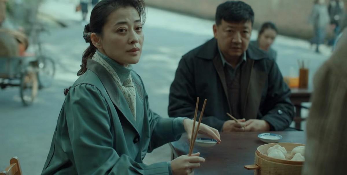 刚播3集，力压《县委大院》夺飙升榜第一，张子枫新剧越看越上瘾