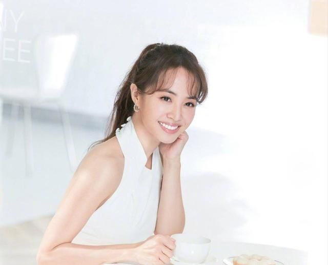 41岁蔡依林至今未婚，一个生理相关问题试出她情商