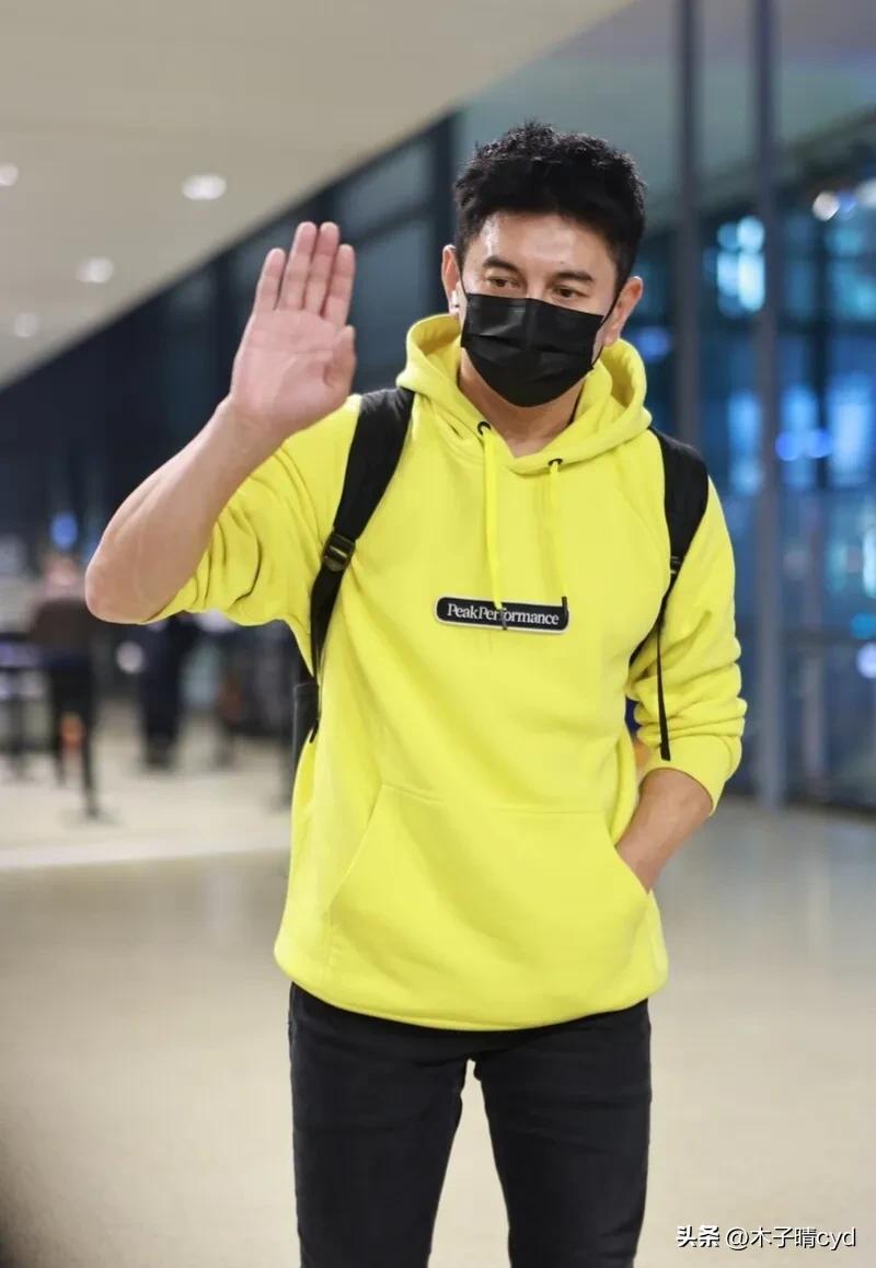 吴奇隆年过半百依然风采，一起来看看他从跆拳道获奖者到演艺圈的生涯