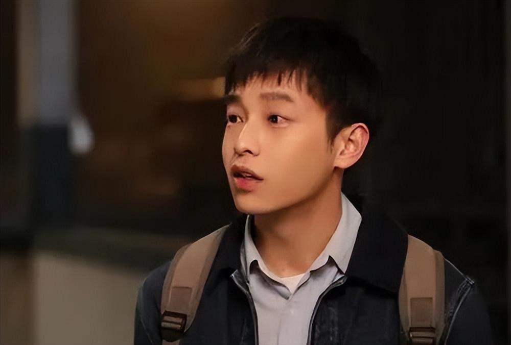 迎来了吻戏的彭昱畅，亲江疏影亲了个够本