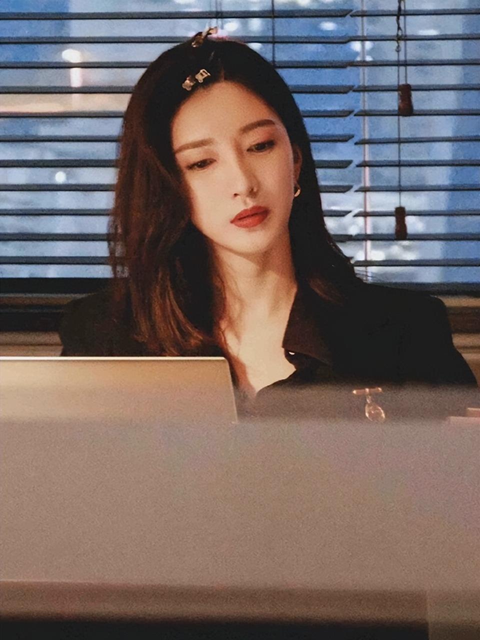 彭昱畅如愿以偿！搭档江疏影出演年下小奶狗，顺利交出荧幕初吻